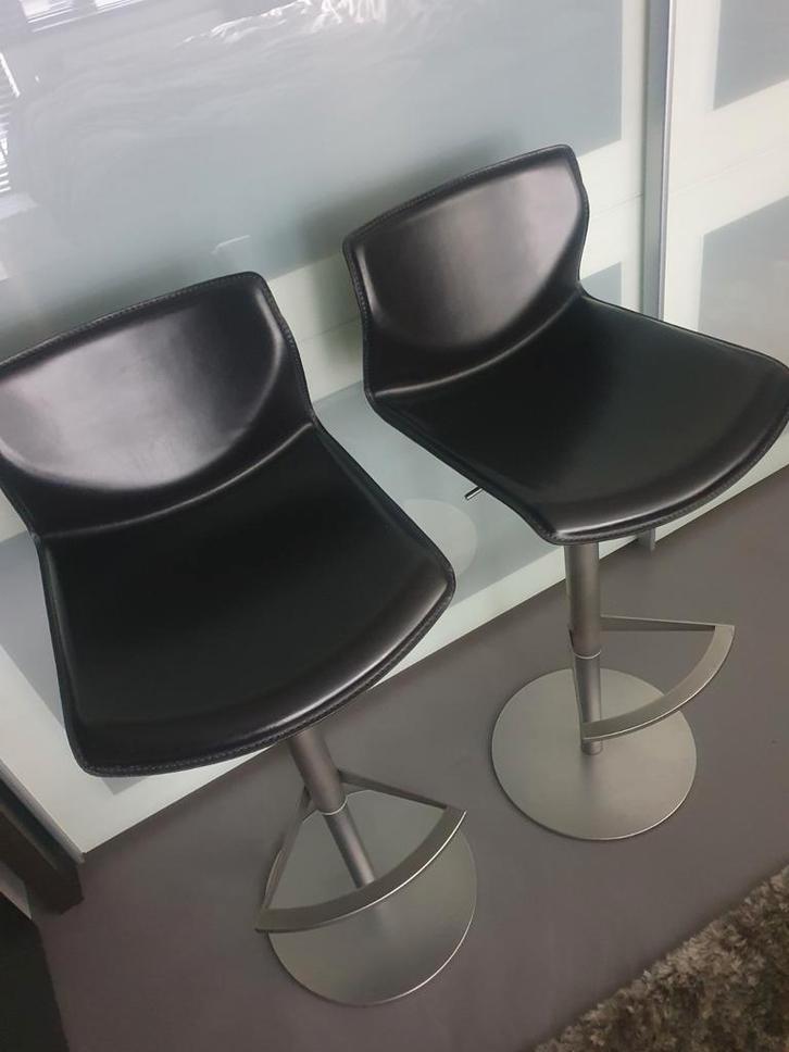 ***Lapalma Kai barkrukken (donkerbruin &wit leder)***, Maison & Meubles, Tabourets de bar, Bois, Enlèvement