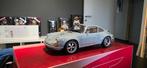 Porsche 911 (964) by Singer grijs 1:18 GT-SPIRIT, Ophalen of Verzenden, Zo goed als nieuw, Auto, Overige merken