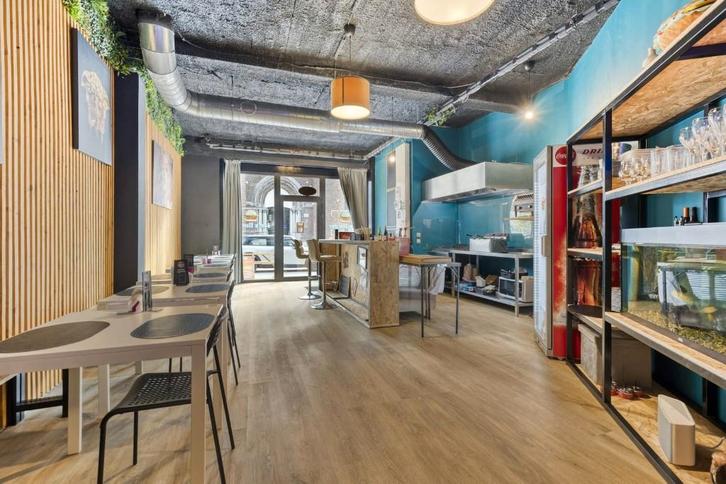 Te koop: Handelspand in hartje Kuurne – 391 m², Immo, Maisons à vendre, Province de Flandre-Occidentale, 200 à 500 m², Habitation avec espace professionnel