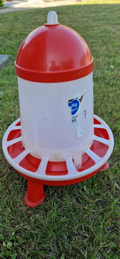 voersilo en drinksilo op voetjes of om op te hangen, Dieren en Toebehoren, Pluimvee | Toebehoren, Gebruikt, Drinken en Voederen
