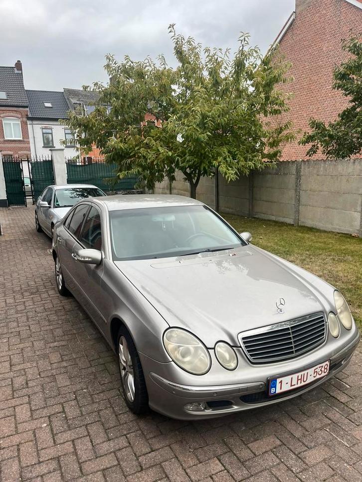 Mercedes E220 CDI, Auto's, Mercedes-Benz, Particulier, ABS, Diesel, Euro 4, Stadsauto, 5 deurs, Automaat, Beige, Zwart, Stof, Achterwielaandrijving