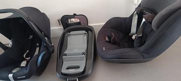 Maxi cosi cabriofix + isofix onderstel + autostoel beschikbaar voor biedingen