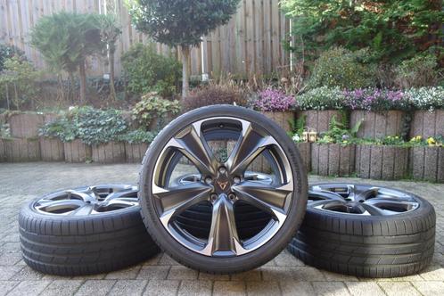 Cupra Leon 2021 - Nieuwe 19 inch velgen en banden, Auto-onderdelen, Banden en Velgen, Banden en Velgen, Zomerbanden, 19 inch, 235 mm