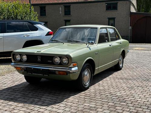 Voiture classique Toyota Corona 1700, Autos, Oldtimers & Ancêtres, Particulier, Toyota, Essence, Berline, 4 portes, Boîte manuelle