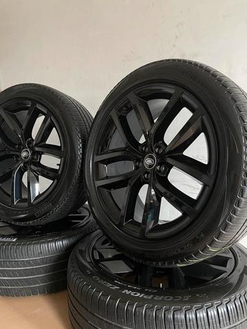 Nieuwstaat 22 Inch Originele Range Rover velgen met Pirelli beschikbaar voor biedingen