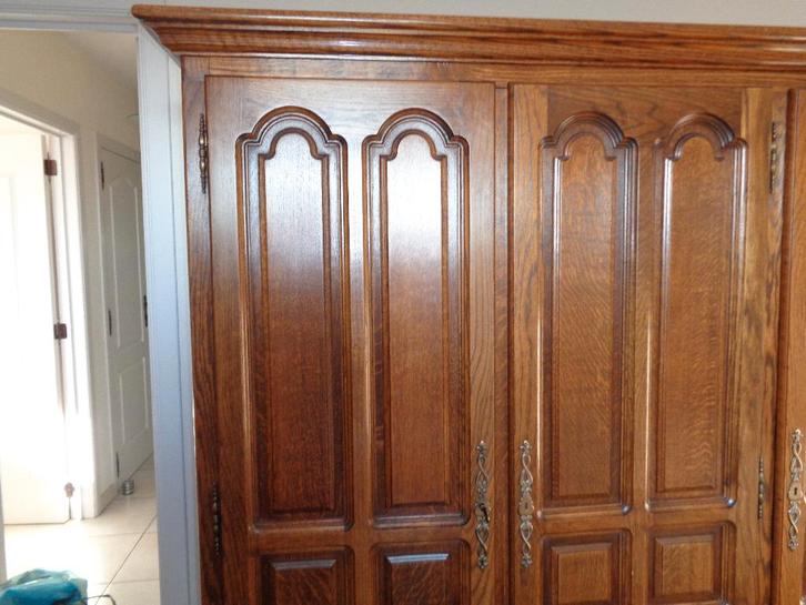 KASTEN ..SLAAPKAMER.. SCHILDERIJE..TAPIJTEN ..GRATIS, Antiek en Kunst, Antiek | Meubels | Kasten, Ophalen