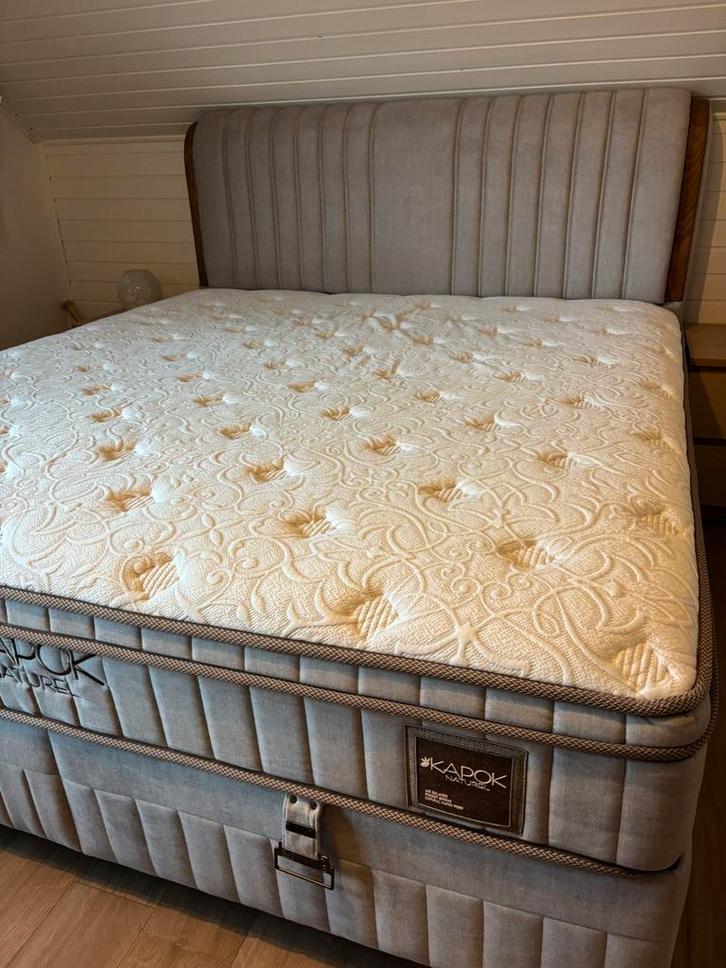 Boxspring met veel opbergruimte (perfecte staat), Huis en Inrichting, Slaapkamer | Boxsprings, Zo goed als nieuw, 180 cm, 200 cm