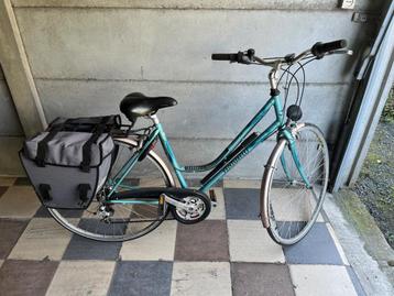 Sportieve damesfiets venturelli beschikbaar voor biedingen