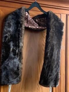 B. Zimmermann : nieuw lange warme nepbonten sjaal 1,5m/16cm, Vêtements | Femmes, Bonnets, Écharpes & Gants, Neuf, Écharpe, Enlèvement ou Envoi