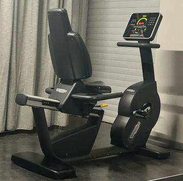 TECHNOGYM RECUMBENT RECLINE FORMA BIKE beschikbaar voor biedingen