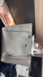Guess tas te koop, Handtassen en Accessoires, Tassen | Damestassen, Ophalen, Gebruikt