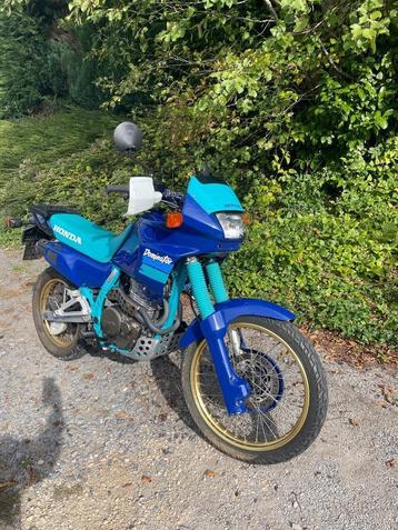 Een motorfiets kopen  beschikbaar voor biedingen