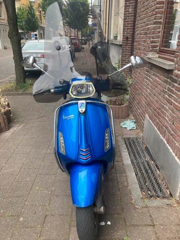 Vespa sprint beschikbaar voor biedingen