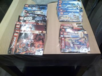 Lot van 75 Lego bouwboekjes. beschikbaar voor biedingen