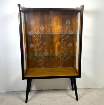 Rockabilly style vitrine “Buddy” beschikbaar voor biedingen