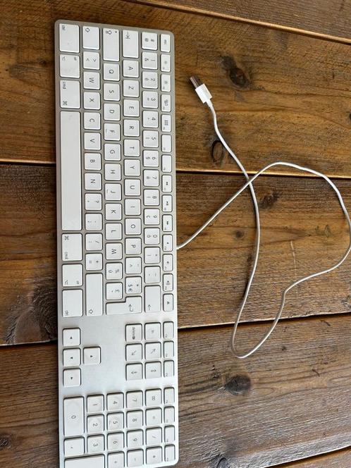 Apple Keyboard (enkele toetsen doen het niet meer), Computers en Software, Toetsenborden, Gebruikt, Azerty, Bedraad, Ophalen of Verzenden