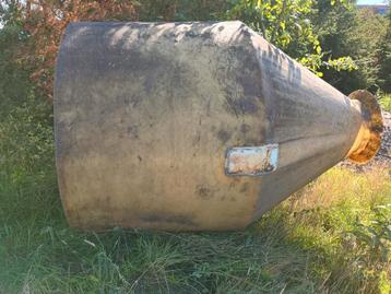 Meelsilo  beschikbaar voor biedingen