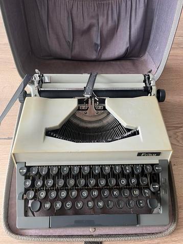 Machine à écrire vintage Erika modèle 14, Enlèvement