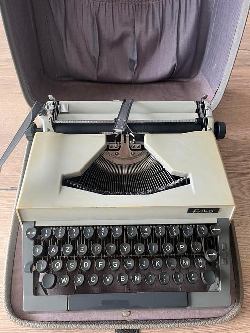 Machine à écrire vintage Erika modèle 14, Divers, Machines à écrire, Enlèvement ou Envoi
