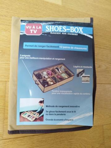 Shoes-box pour 12 paires de chaussures.