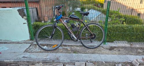 Thomson-fiets met 50cc 2temp motor, Fietsen en Brommers, Snorfietsen en Snorscooters, Gebruikt, Ophalen