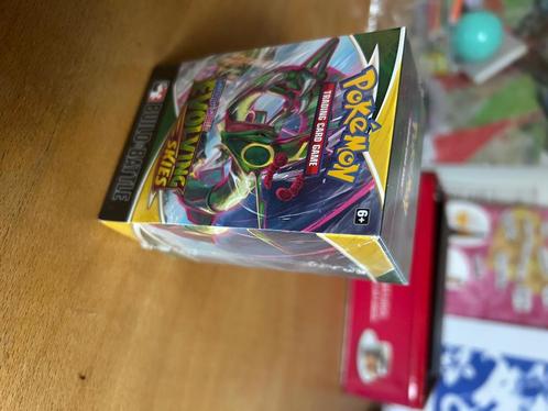 Evolving Skies Build & Battle Kit Sealed | 4 Boosters, Hobby en Vrije tijd, Verzamelkaartspellen | Pokémon, Zo goed als nieuw