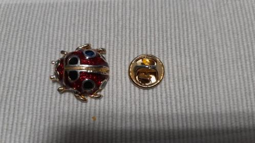 Diverse mooie pins speldjes buttons & sommige PINS zeldzaam, Verzamelen, Speldjes, Pins en Buttons, Nieuw, Ophalen