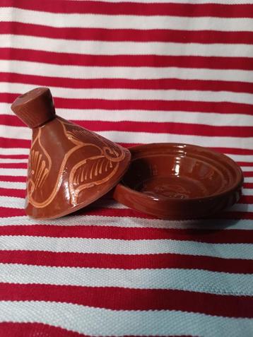 Poterie berbère faite à la main Ustensiles de cuisine, Envoi