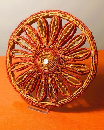 34 onderzetters van raffia of rotan beschikbaar voor biedingen