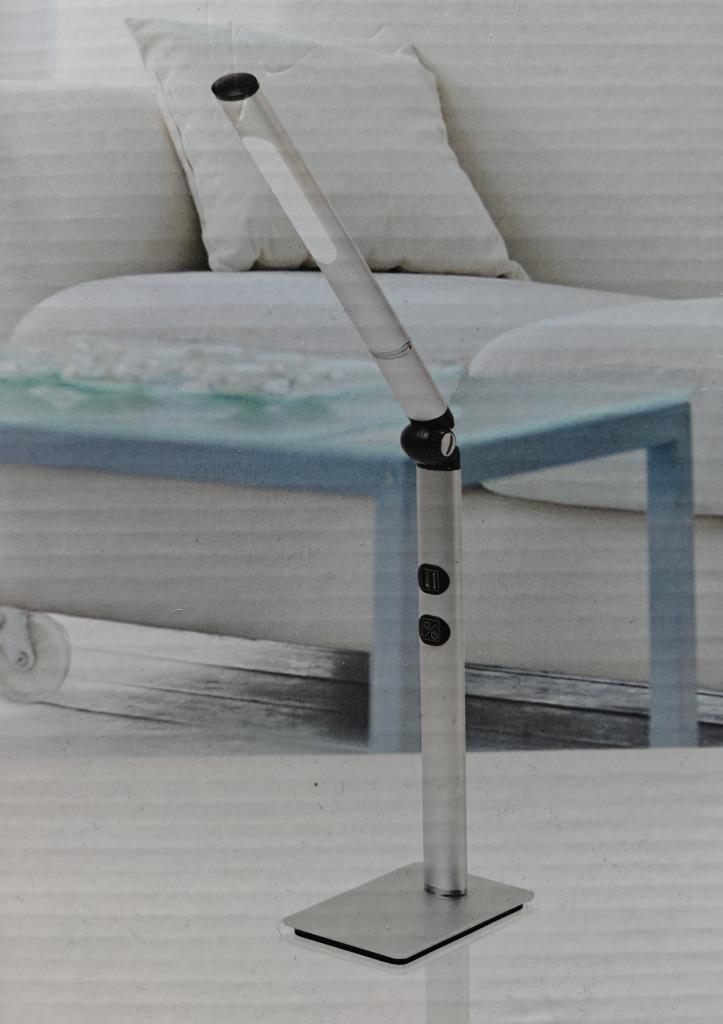 Lampe LED de bureau moderne de Tarrington House, Maison & Meubles, Lampes | Lampes de table, Neuf, Moins de 50 cm, Autres matériaux