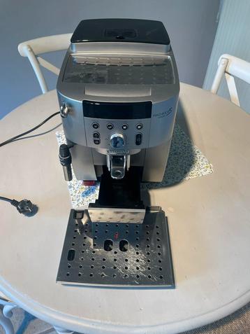 Delonghi koffimachine magnifica S beschikbaar voor biedingen