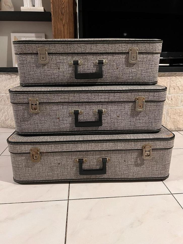 Vintage reiskoffers 3- delig , grijs groot formaat, Antiek en Kunst, Curiosa en Brocante, Ophalen of Verzenden
