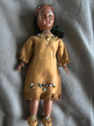 indianenpopje beschikbaar voor biedingen