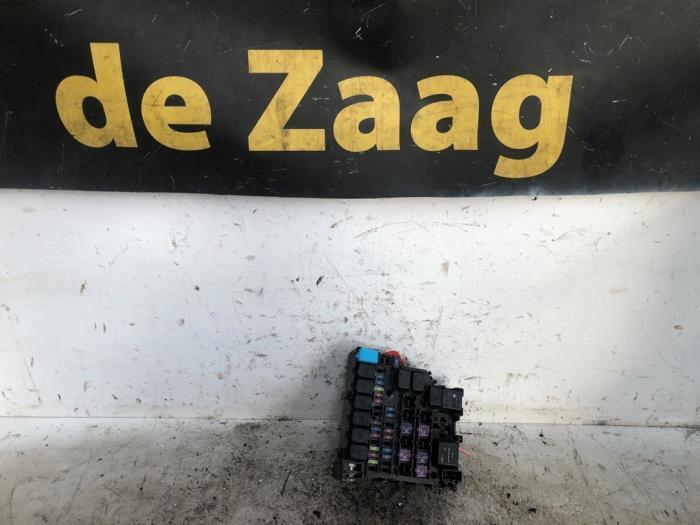 Zekeringkast van een Mazda 2., Auto-onderdelen, Elektronica en Kabels, Mazda, Gebruikt, 3 maanden garantie, Ophalen of Verzenden