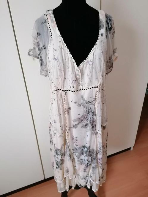 Robe fleurie Bandolera T44, Kleding | Dames, Jurken, Zo goed als nieuw, Maat 42/44 (L), Beige, Onder de knie, Ophalen of Verzenden