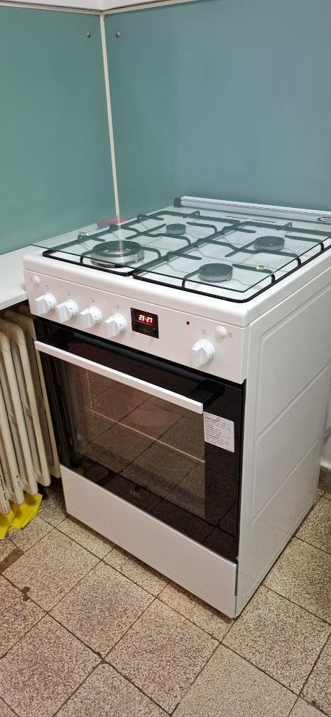 Cuisinière Gazinière AEG modele 2022, état neuf 60x60x 83 cm, Electroménager, Cuisinières, Neuf, À Poser, 4 zones de cuisson, Moins de 85 cm