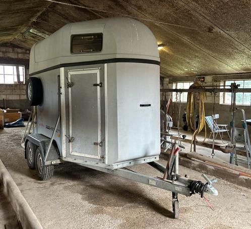 Trailer - paard - remorque - van - Hotra, Dieren en Toebehoren, Paarden en Pony's | Trailers en Aanhangwagens, Ophalen