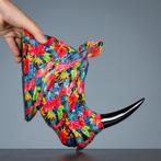 Neushoorn beeld is wandhanger, Antiek en Kunst, Ophalen of Verzenden