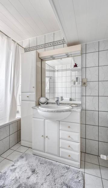 Complete badkamermeubel beschikbaar voor biedingen