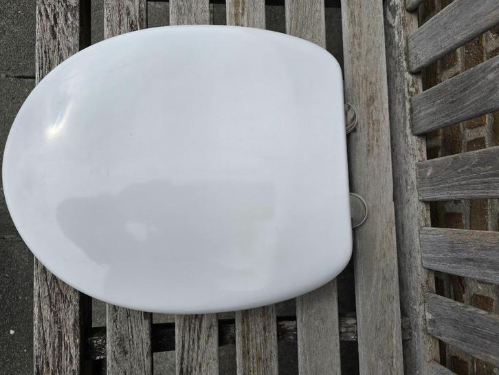 Pressalit toiletzitting met deksel - goede propere staat -, Doe-het-zelf en Bouw, Sanitair, Gebruikt, Ophalen of Verzenden