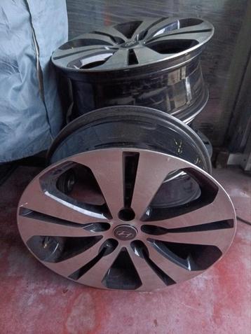 4 Alm.Velgen met 4Winterbanden Hankkong  beschikbaar voor biedingen