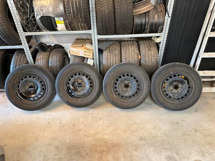 VW wintervelgen en -banden, Auto-onderdelen, Banden en Velgen, Band(en), Winterbanden, 15 inch, 195 mm, Personenwagen, Gebruikt