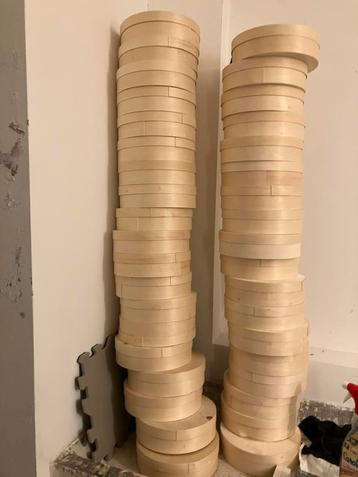 36 boites en bois neuves 24cm + couvercles pour cadeaux beschikbaar voor biedingen