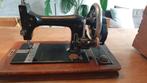 Vintage Victoria Naaimachine, Ophalen