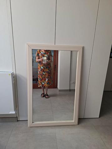 Ikea spiegel 118cm x 75cm  houten lijst beschikbaar voor biedingen