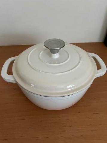 Gietijzeren kookpot wit nieuw 2.5 liter inhoud slowcooker beschikbaar voor biedingen