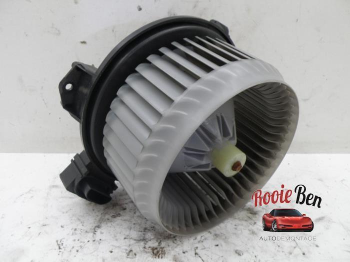 Kachel Ventilatiemotor van een Suzuki Swift, Auto-onderdelen, Overige Auto-onderdelen, Suzuki, Gebruikt, 3 maanden garantie, Ophalen of Verzenden