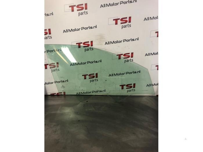 Portierruit 4Deurs rechts-voor van een Volkswagen Golf, Auto-onderdelen, Ruiten en Toebehoren, Volkswagen, Gebruikt, 3 maanden garantie