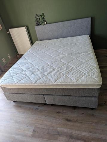 Boxpring 160x200 beschikbaar voor biedingen