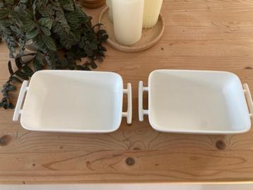 Porseleinen witte ovenschaal Yong Squito beschikbaar voor biedingen